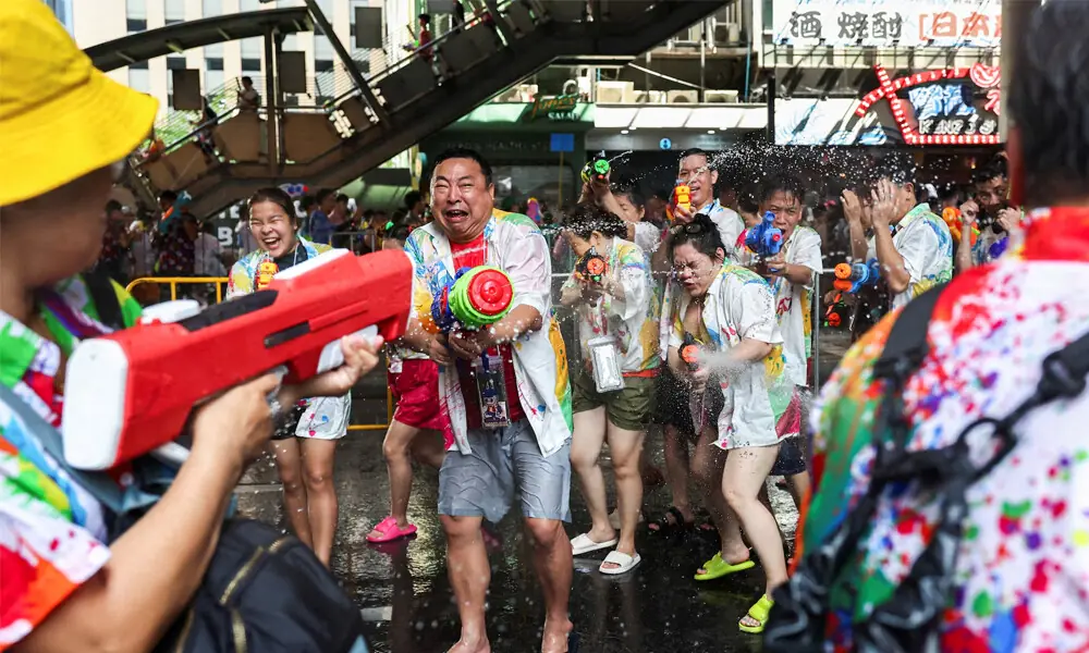 Thai CG hosts event to celebrate Songkran festival