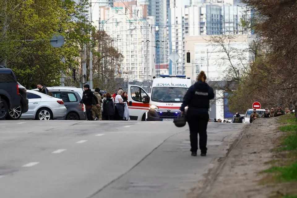 Six die in Kyiv shooting, hostage situation; police kill suspect