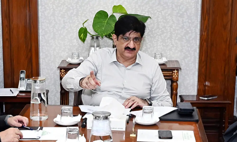 CM Murad sets 3-month deadline to restore mixed traffic lanes on University Road