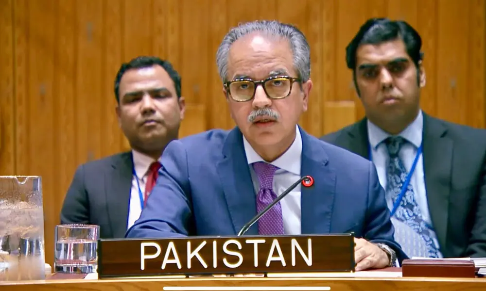 Pakistan expresses concerns over closure of Strait of Hormuz