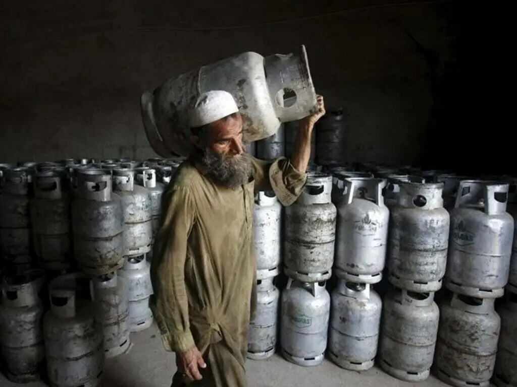 Panel slams OGDCL for overcharging LPG consumers