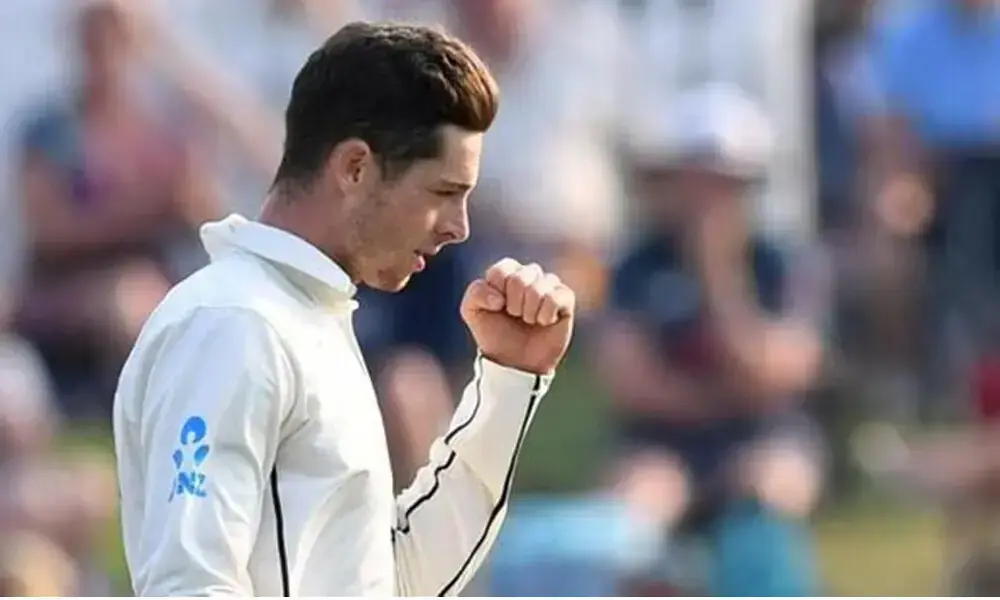 New Zealand's Santner out for a month with shoulder injury