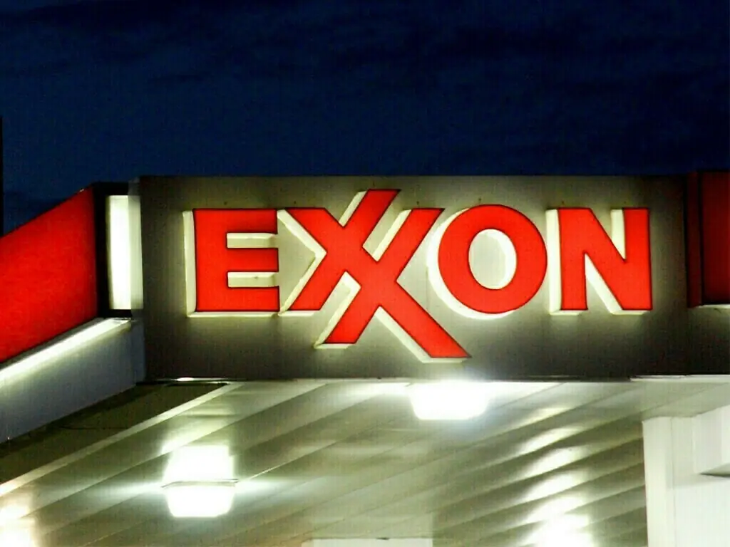 Exxon net income falls, output hit by Iran war