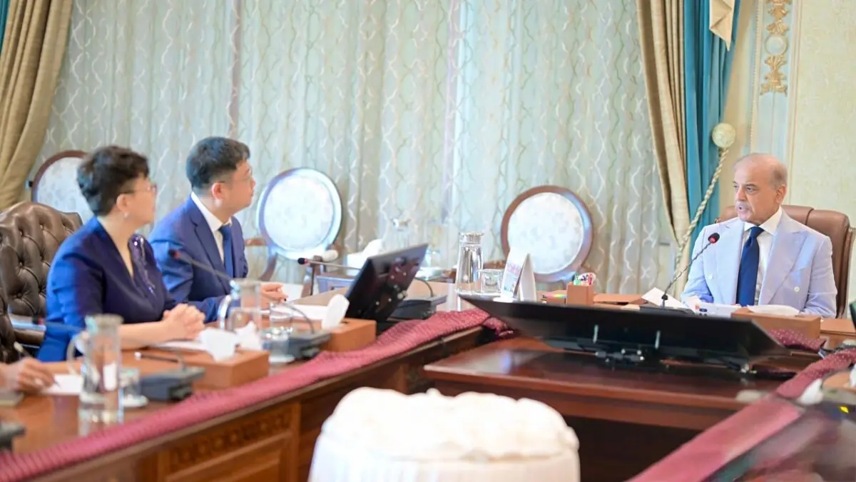 PM meets Chinese delegation, highlights growing Pakistan–China digital economy ties