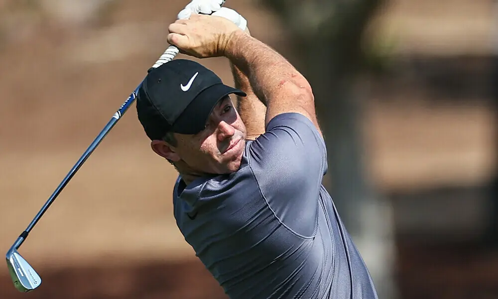 McIlroy, back in PGA hunt, blames bad setup for lead logjam