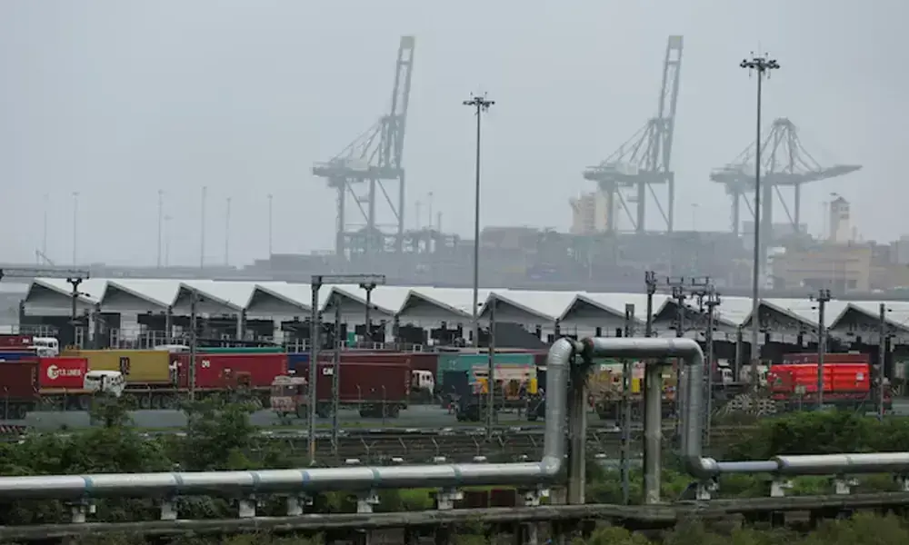 India’s trade deficit widens to USD28.38bn in April