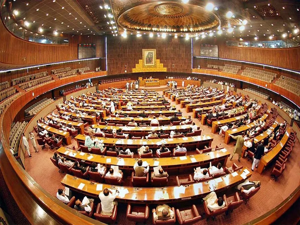 NA informed: 164,788 Pakistanis deported from Gulf states in 5 years