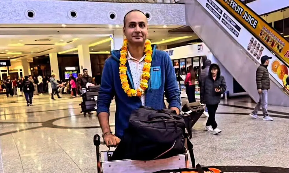 Pakistani mountaineer Salman Ateeque summits Mount Everest