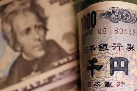 Dollar firms to one-week high as Gulf tensions flare, yen nears intervention zone