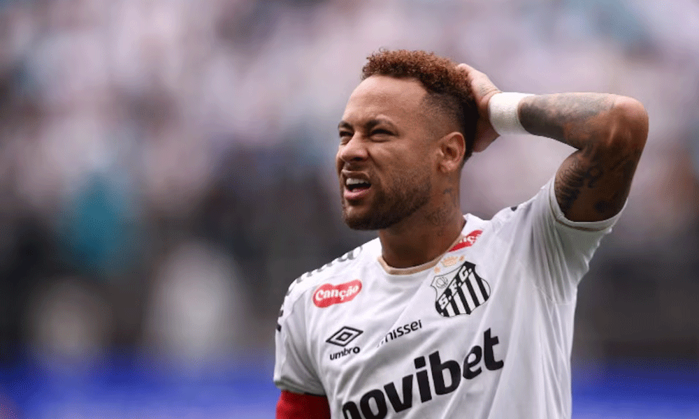 Neymar calf scare turns Brazil's World Cup camp into waiting room