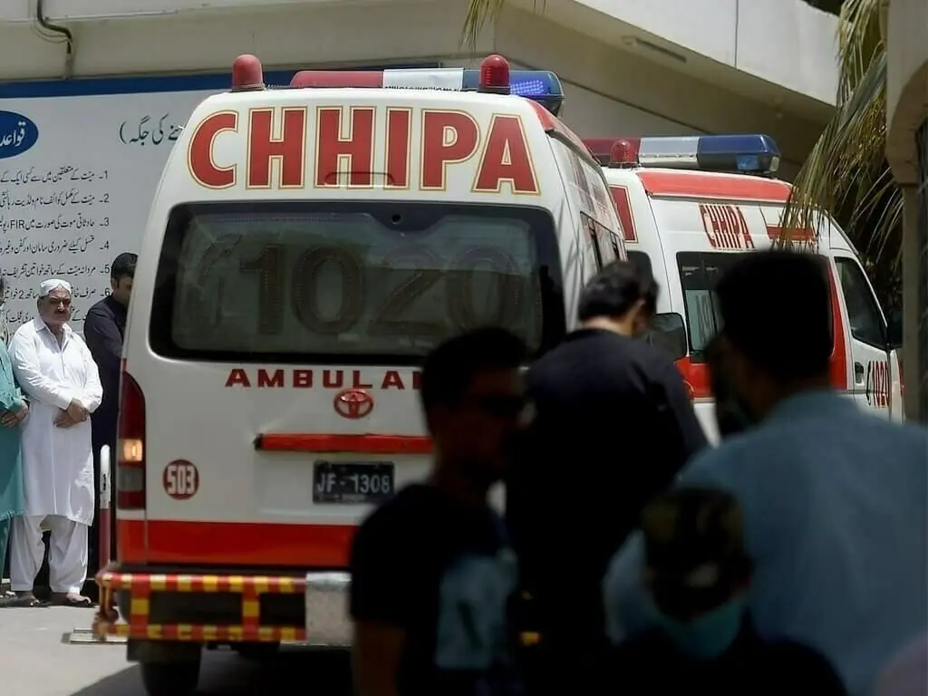 One dies after hit by train in Karachi