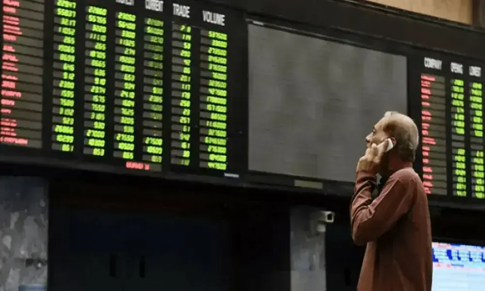 Selling observed at bourse, KSE-100 down 800 points