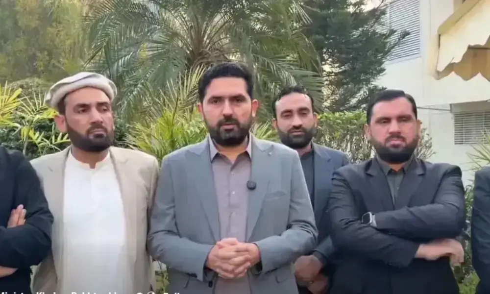 Kashmir Highway: Blockade of KP CM's convoy by police causes severe traffic congestion