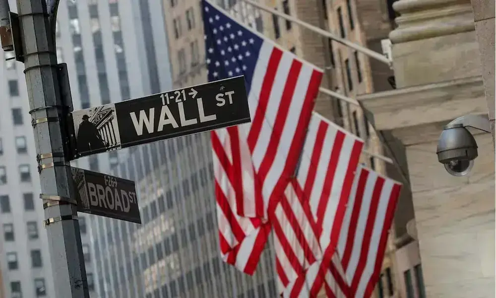 US stocks climb on inflation data, bank results