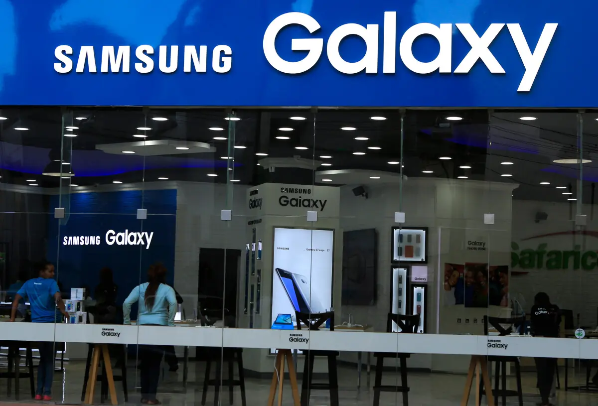 Pakistan courts Samsung for smartphone exports as tech giant seeks tariff support