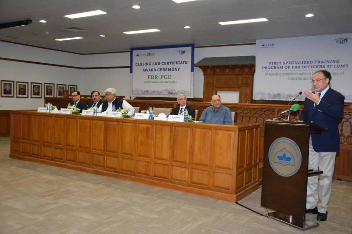 Work under way on FBR reforms, cashless economy: Aurangzeb