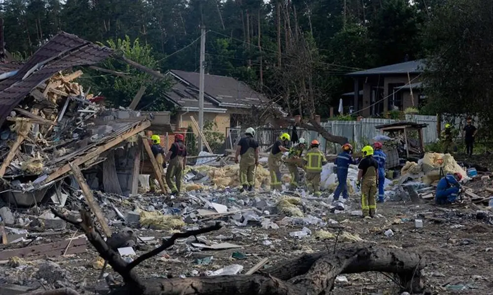 At least 16 killed in Ukrainian and Russian strikes as attacks intensify