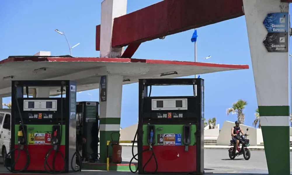 Cuba opens pharmacies, gas stations to private firms
