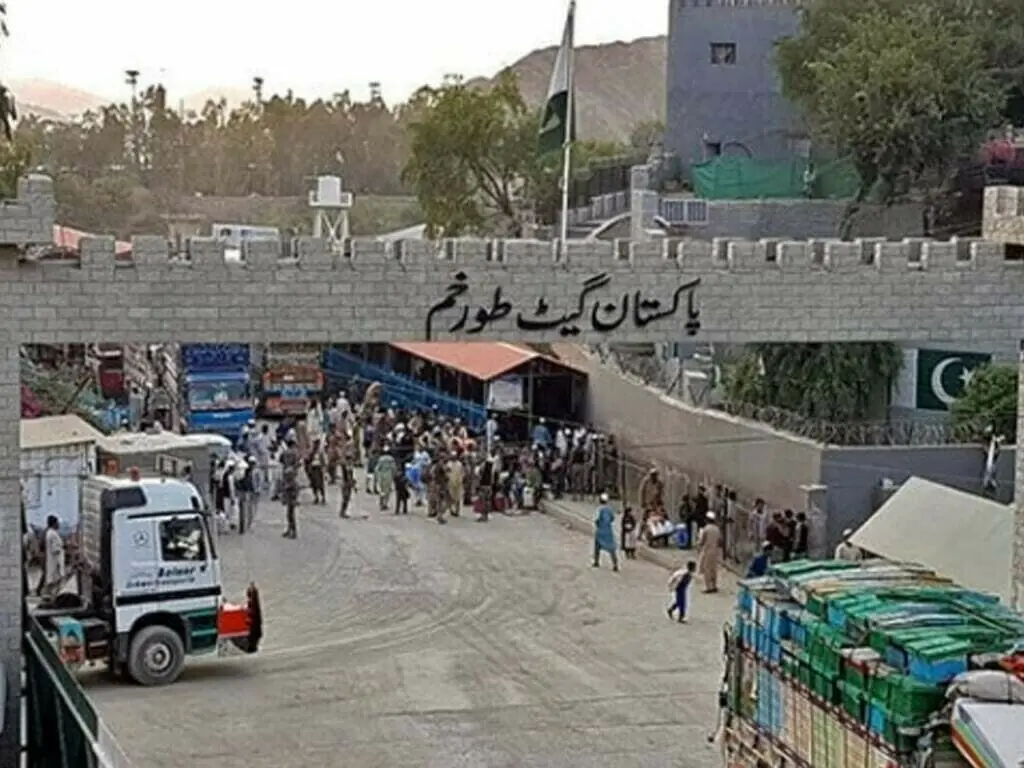 Torkham border crossing: Entry for critically ill Afghan newborn allowed