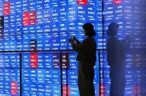 Asian stocks hit multi-week highs