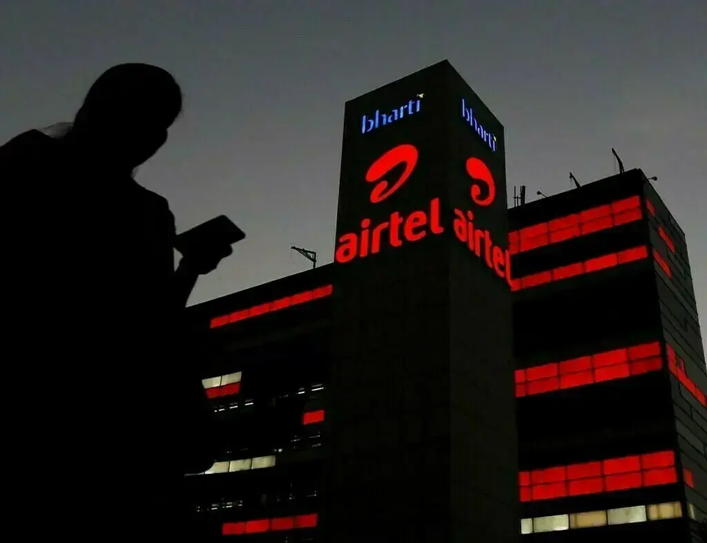 Singtel's quarterly profit beats estimates on stronger associate contributions