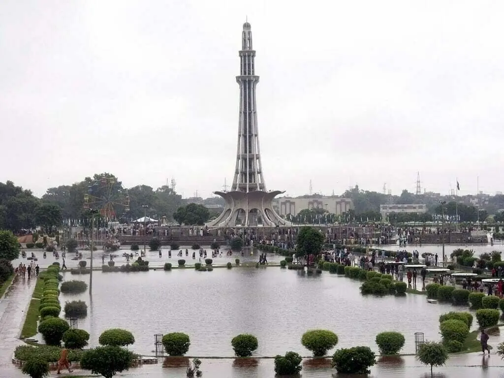 Lahore admin intensifies operations to boost urban governance