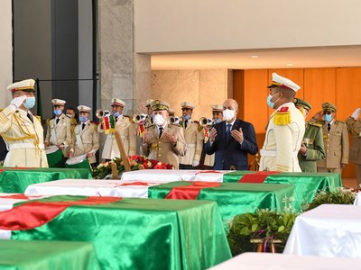 Algeria buries remains of anti-French fighters, seeks Paris apology