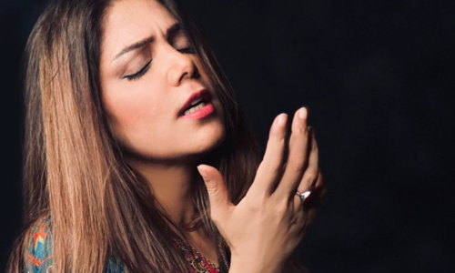 Hadiqa Kiani is back with another track to pay tribute to Kashmiri and Turkish martyrs