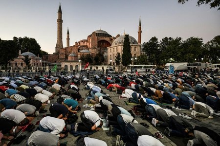 Hagia Sophia holds first Friday prayers in 86 years Hagia Sophia holds first Friday prayers in 86 years