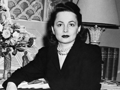 Golden Age Hollywood star Olivia de Havilland dies at 104
