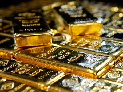 Gold price decrease Rs1300 to Rs122,500 per tola