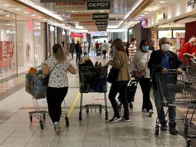 German economy shrinks by record 10.1 percent in Q2 German economy shrinks by record 10.1 percent in Q2