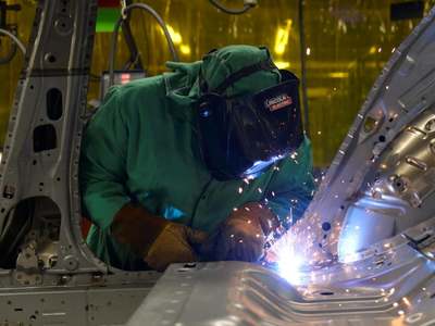 US factory activity accelerates as orders jump to more than 16-1/2-year high