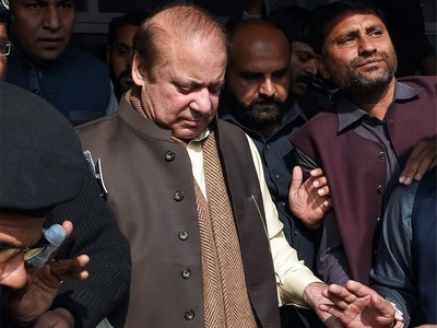 IHC asks Nawaz to 'surrender'