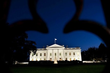 Serbia, Kosovo strike economic pact at White House