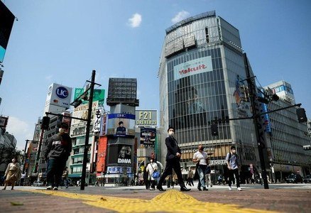 Japan's economy sinks deeper into worst postwar contraction, intensifies challenge for new leader Japan's economy sinks deeper into worst postwar contraction, intensifies challenge for new leader
