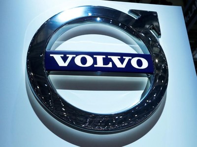 Volvo Cars readies first green bond to support electric car strategy Volvo Cars readies first green bond to support electric car strategy