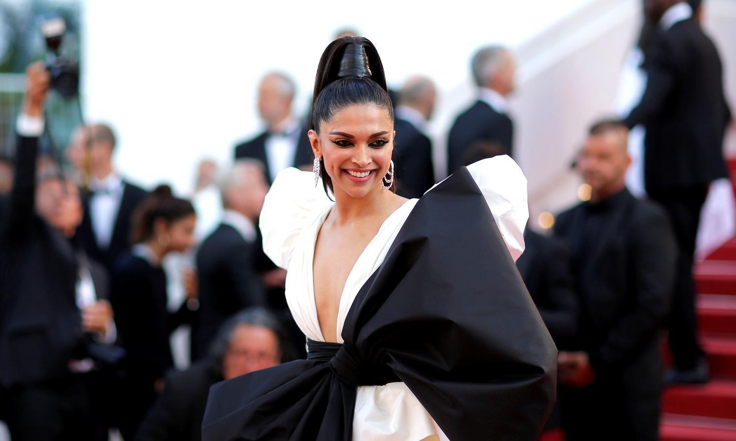 Deepika Padukone among top Bollywood actors summoned in Indian drug probe Deepika Padukone among top Bollywood actors summoned in Indian drug probe