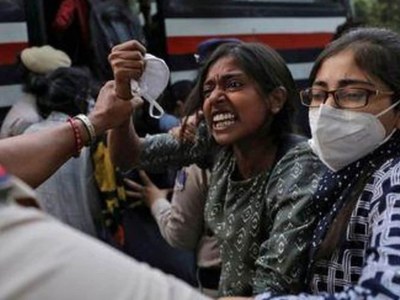 India detains politicians as unrest flares over gang-rape India detains politicians as unrest flares over gang-rape