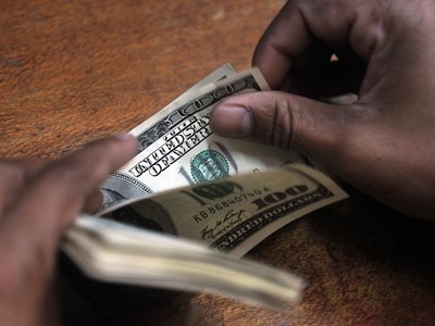 Dollar rises after Trump calls off US stimulus negotiations Dollar rises after Trump calls off US stimulus negotiations