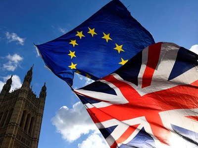 UK says door remains 'ajar' for post-Brexit trade deal
