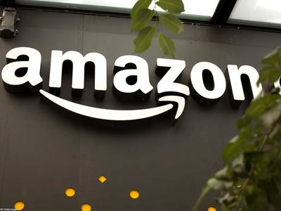 Amazon and UPS ramp up hiring for holiday shopping blitz