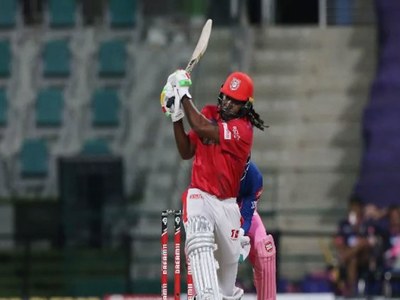 Gayle fined for flinging bat after missing IPL century