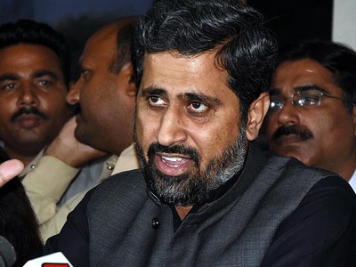 Fayyaz Chohan loses Punjab's information ministry portfolio to Firdous Ashiq Awan