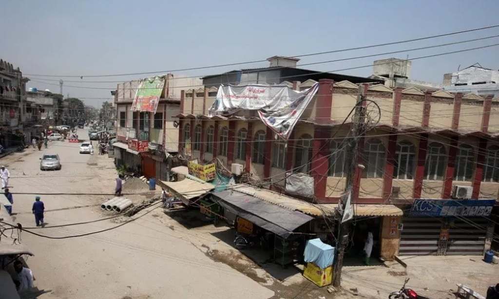 KPK govt decides to impose smart lockdown in Peshawar from Saturday
