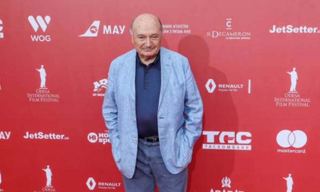 Legendary Soviet satirist dies
