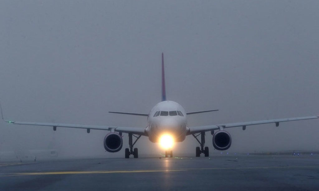 Singapore Airlines suffers record loss