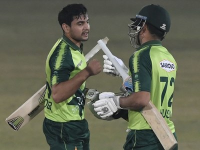 Pakistan thump Zimbabwe to clinch T20 series