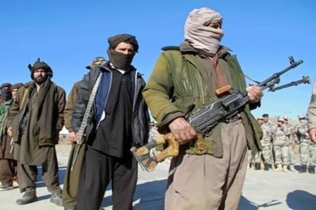 Indian consuls in Afghanistan have become &lsquo;hubs of terrorism&rsquo;: DG ISPR