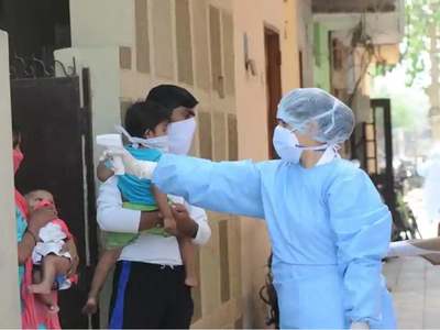 Over 10,000 healthcare workers in Pakistan tested COVID-19 positive